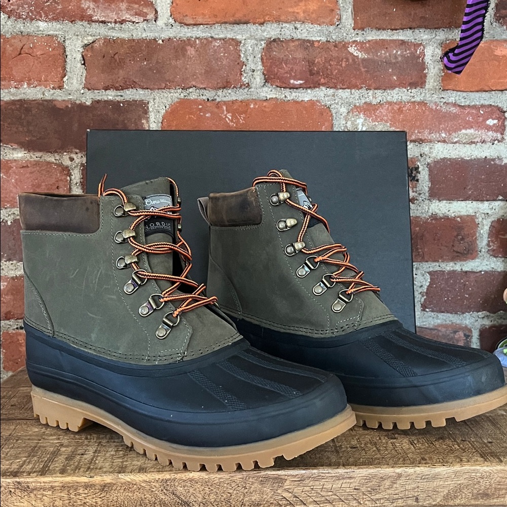 J.Crew nordic high duck boots with removable lining green and black stylish